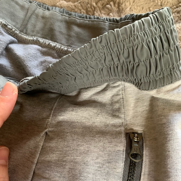 Lulu lemon joggers - Picture 2 of 5
